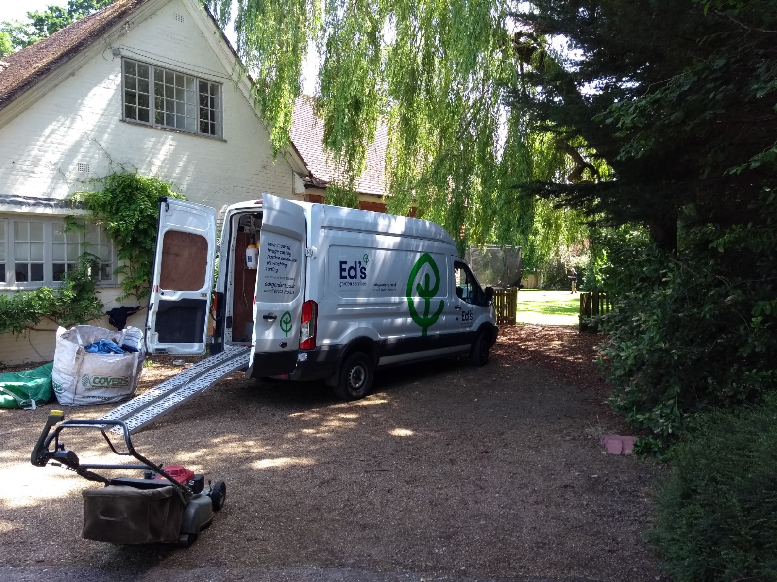 How to start a gardening business in the UK